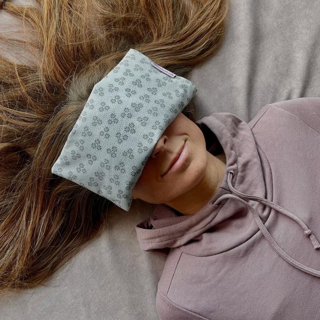 Nové dizajny vankúšikov na oči 🥰 Očný vankúšik je na teplú, alebo studenú terapiu. Je plnený ľanovými semienkami,...